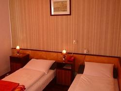 Obiekt Hotelowy Karet