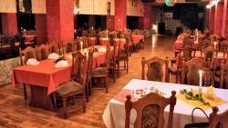 Kompleks restauracyjno – hotelowy De Facto