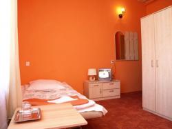 Restauracja i Usugi Hotelarskie Pod Kasztanami