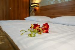 Hotel Duet