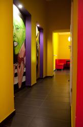 Smokin Hostel