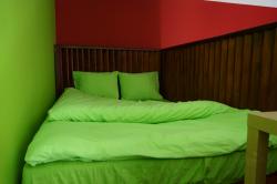 Smokin Hostel
