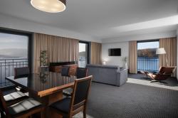 Hotel Heron Live