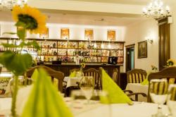 Hotel-Restauracja PLATAN***