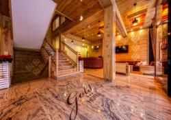 Gold Hotel