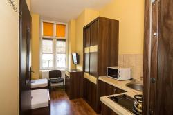 Green Hostel 24