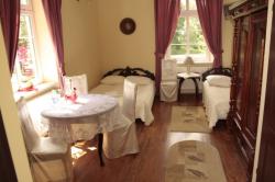 Hotel Ksiycowy Dworek