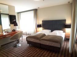 Sand Hotel****