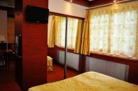 Hotel 365