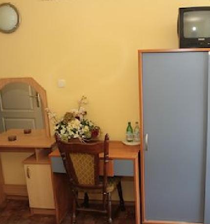Kompleks restauracyjno – hotelowy De Facto