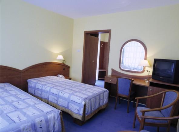 Hotel Cold