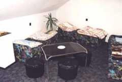 Motel Tank