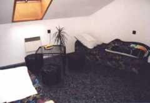 Motel Tank