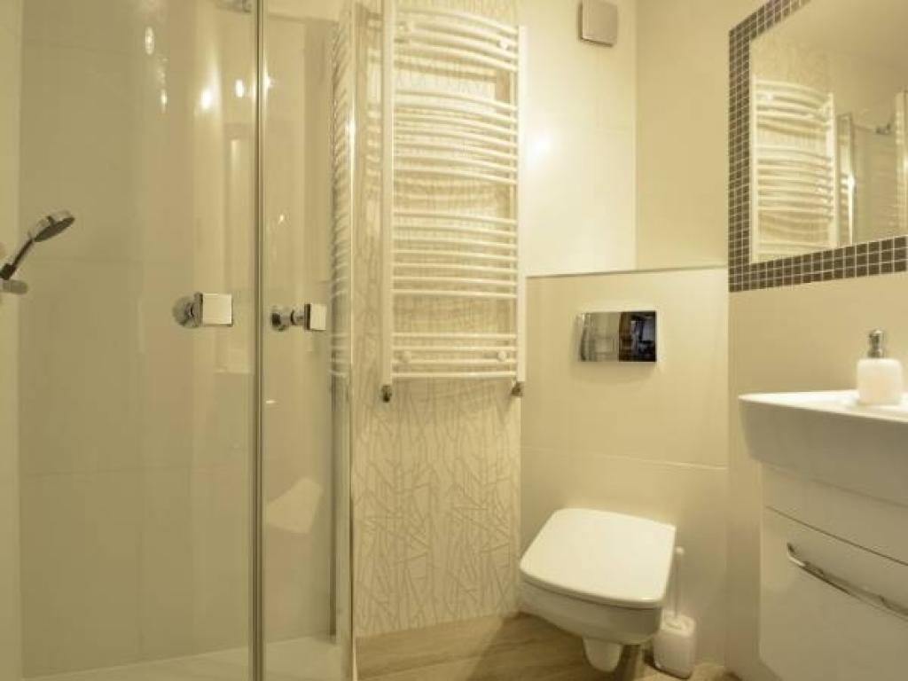 Biay Domek- Pokoje i Apartamenty
