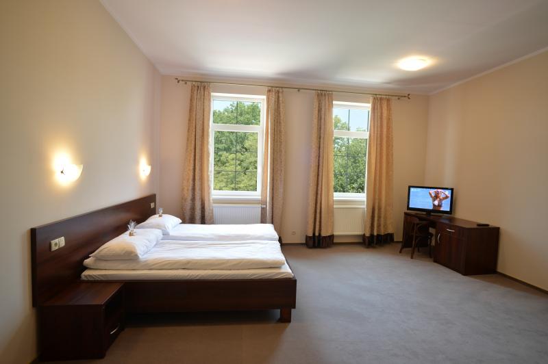 Hotel Cesarski***