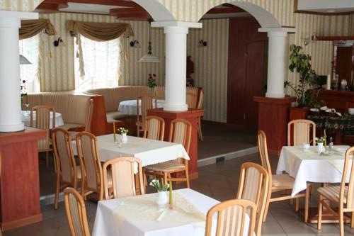 Hotel, Restauracja Victoria