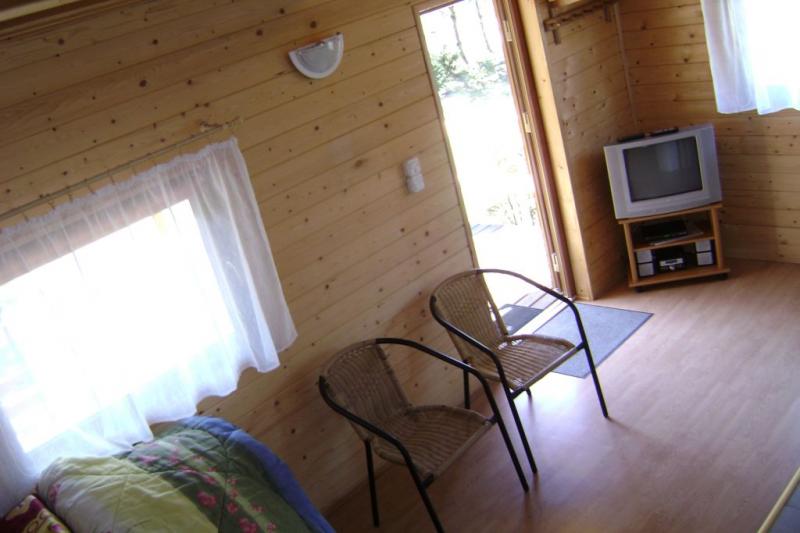 Domki letniskowe nad jeziorem