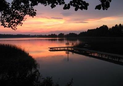 Domek nad jeziorem Kierliskim