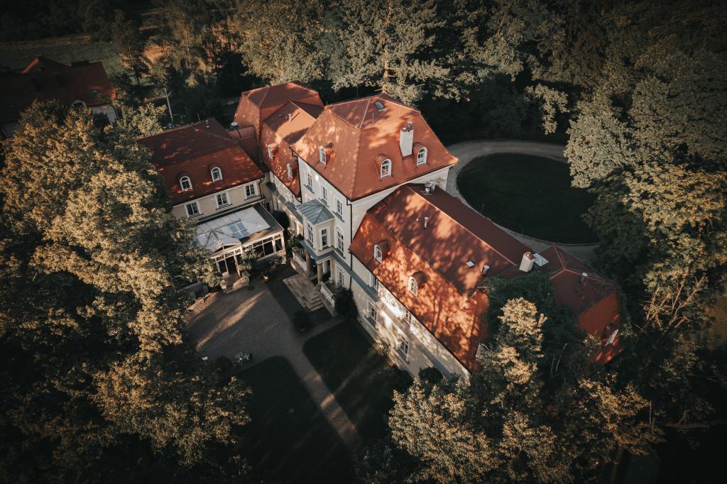 Dw�r Sierak�w k. Krakowa