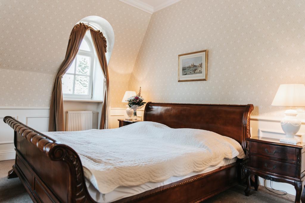 Dw�r Sierak�w k. Krakowa