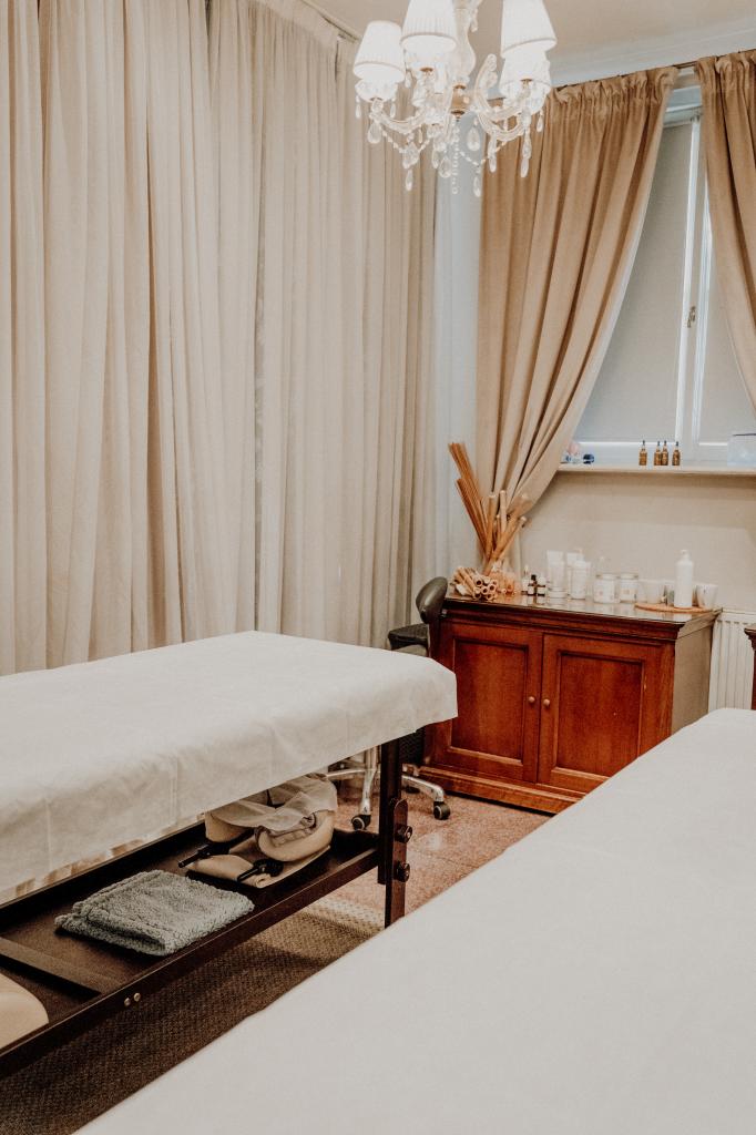 Dw�r Sierak�w k. Krakowa