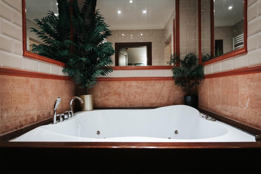 Dw�r Sierak�w k. Krakowa