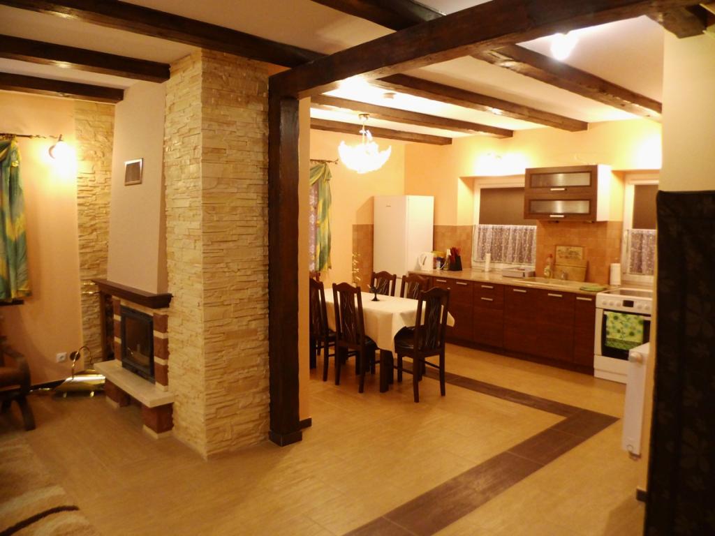 Mazurski Raj - Komfortowa Turystyka; dom i apartamenty 110m2 na 12-24 osb bezp nad jeziorem, Mazury