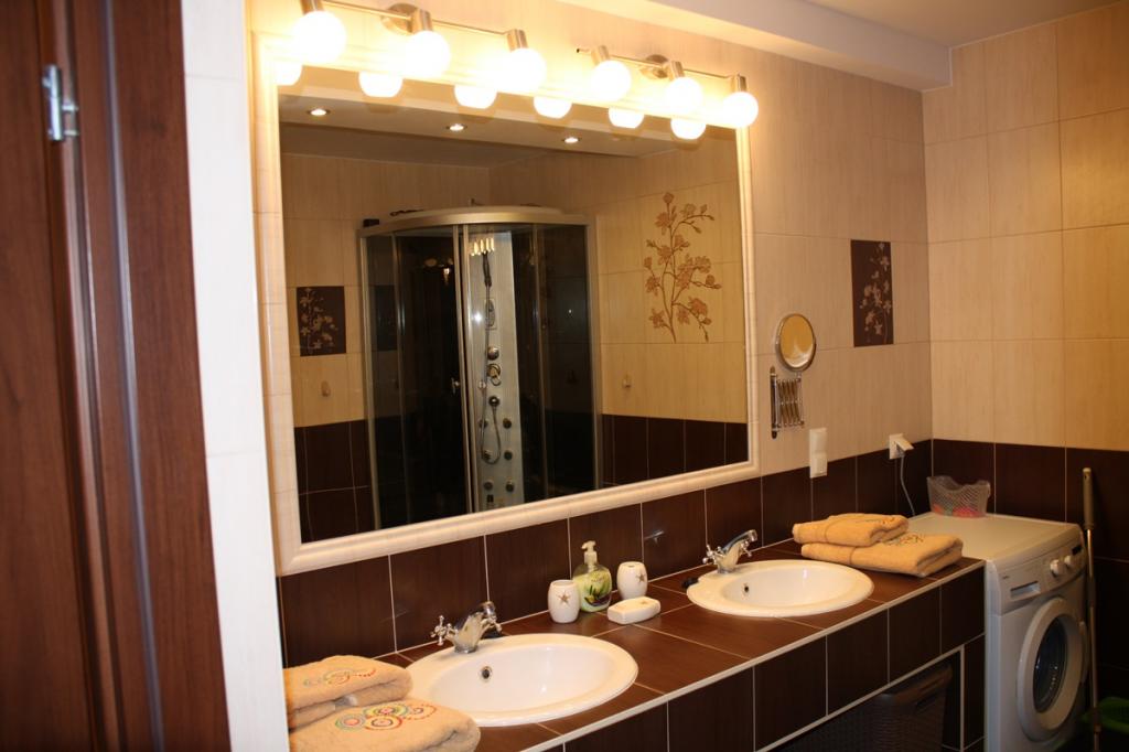 Mazurski Raj - Komfortowa Turystyka; dom i apartamenty 110m2 na 12-24 osb bezp nad jeziorem, Mazury