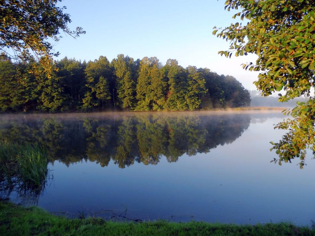 Mazurski Raj - Komfortowa Turystyka; dom i apartamenty 110m2 na 12-24 osb bezp nad jeziorem, Mazury