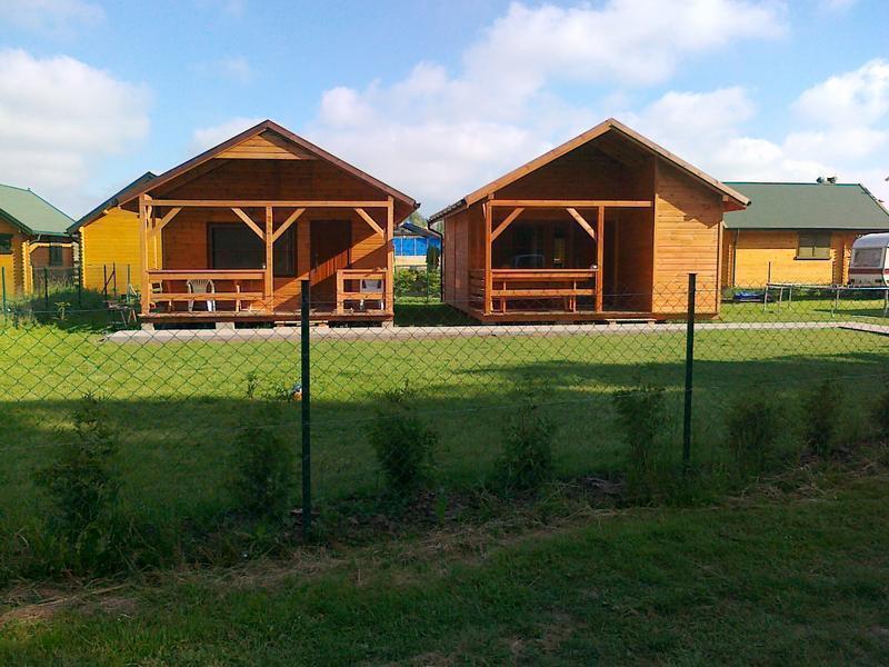 Domki Pod Lasem,750m od morza Rusinowo-Jaros�awiec