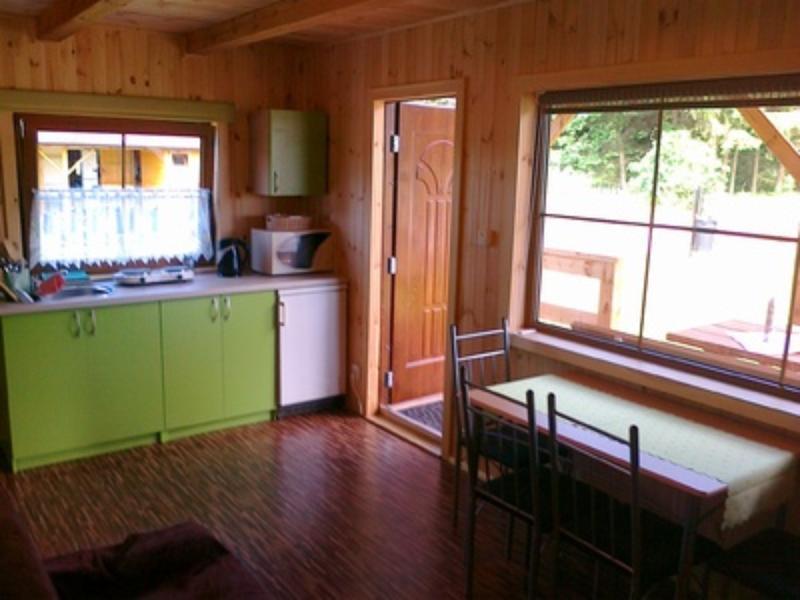 Domki Pod Lasem,750m od morza Rusinowo-Jaros�awiec