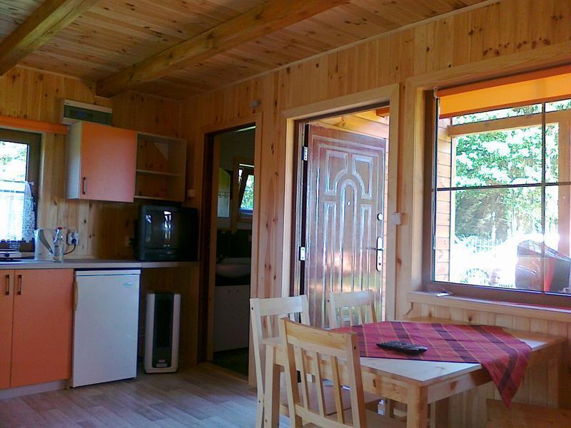 Domki Pod Lasem,750m od morza Rusinowo-Jaros�awiec