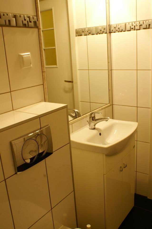 Hostel 999