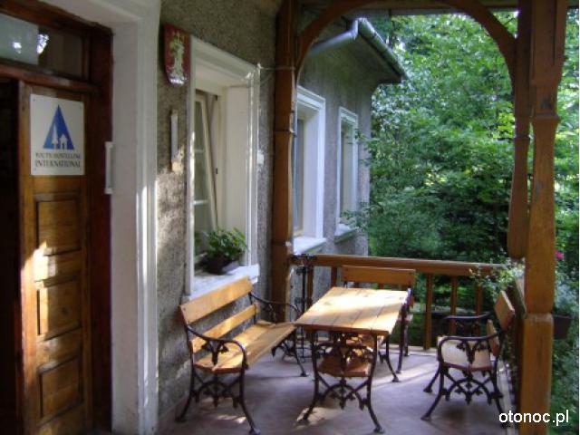 Schronisko Modzieowe w azach