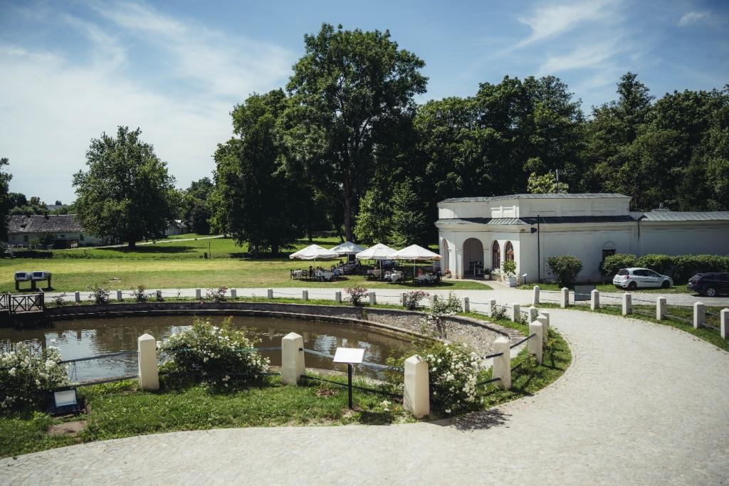 Paac Popielw w Kurozwkach