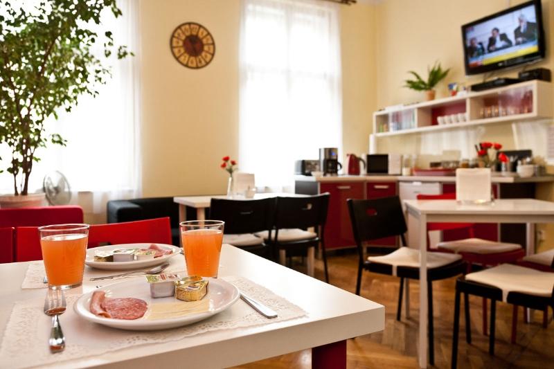 Enigma Hostel & Apartments