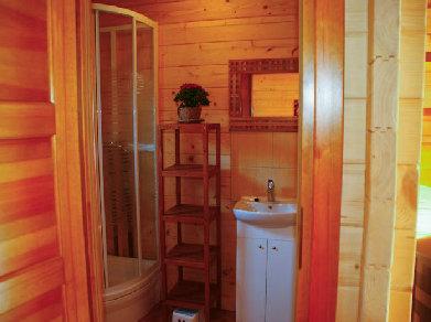 Domki, pokoje i apartamenty Krysia
