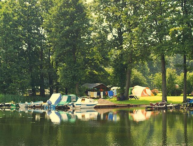 Pokoje gocinne nad brzegiem jeziora Kirsajty