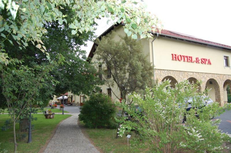Restauracja i Hotel Na Kamieniu