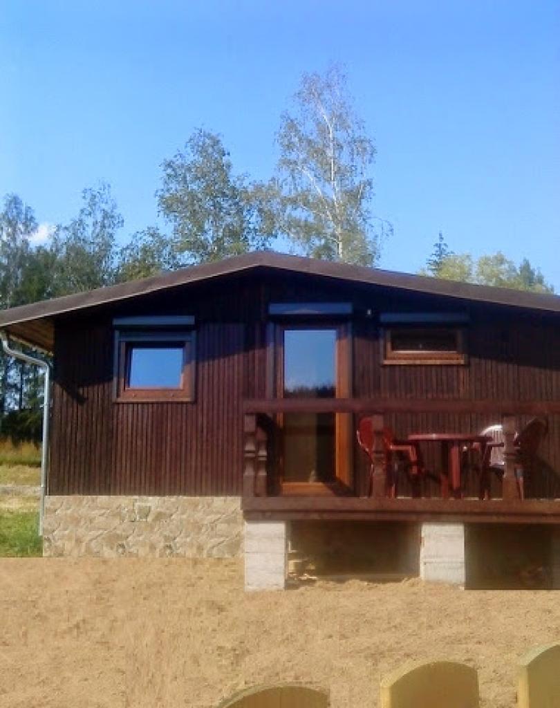 Domki nad jeziorem