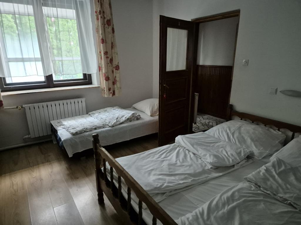 OKOJE GO�CINNY Irena