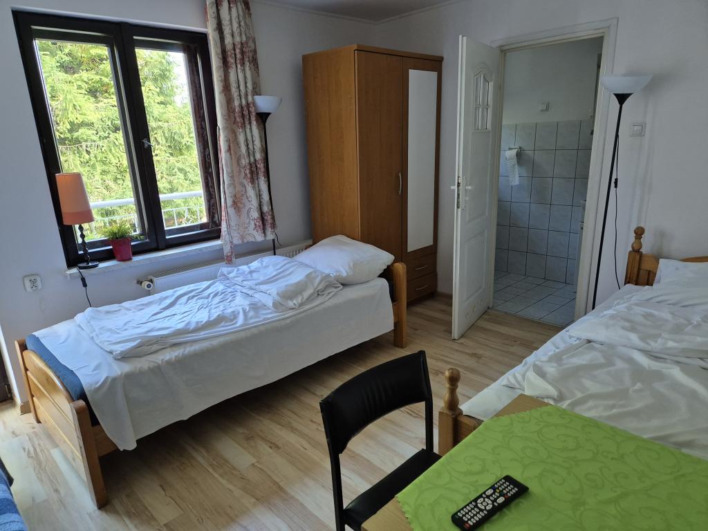 OKOJE GO�CINNY Irena