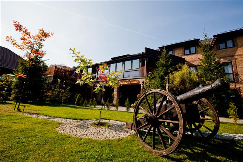 HOTEL TRYLOGIA