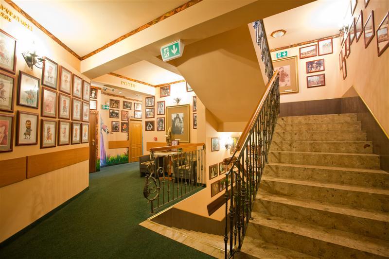 HOTEL TRYLOGIA