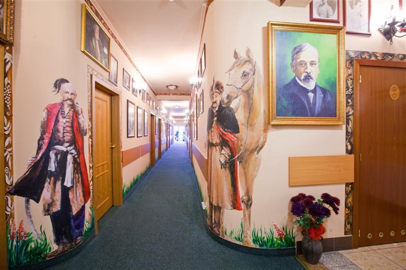 HOTEL TRYLOGIA