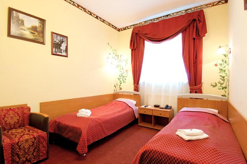 HOTEL TRYLOGIA