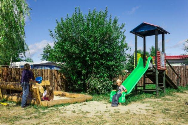 Pole namiotowe i dom wczasowy KRYSTYNA