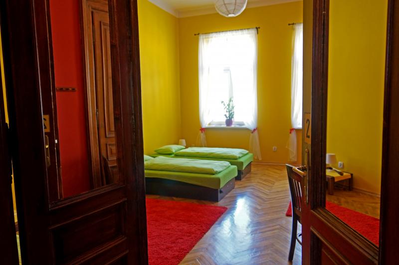 Smokin Hostel