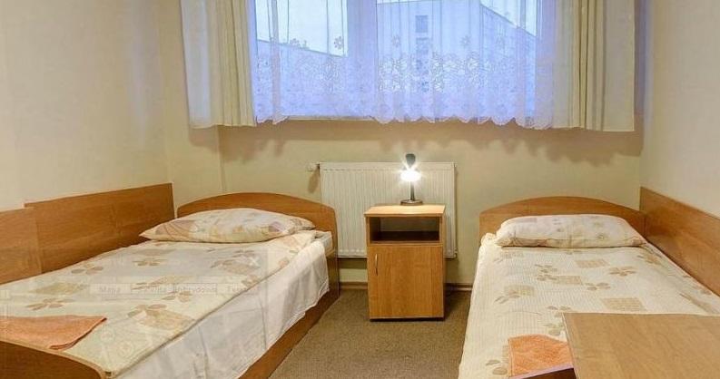 Miejsca noclegowe przy Hali Sportowej