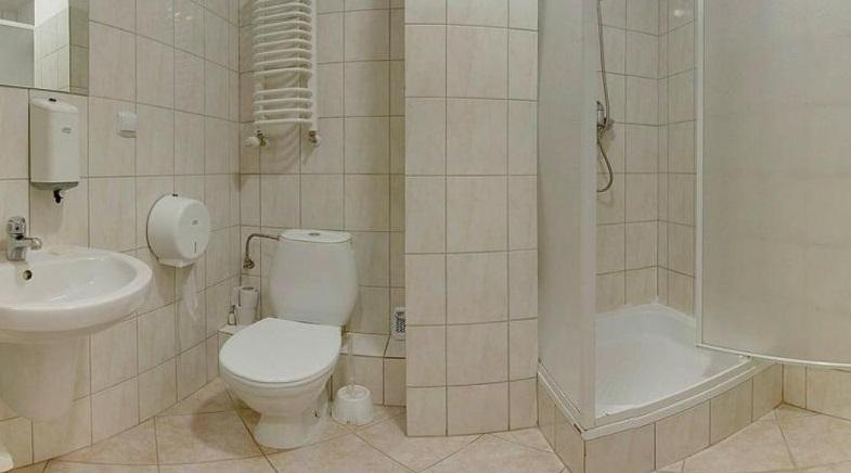 Miejsca noclegowe przy Hali Sportowej